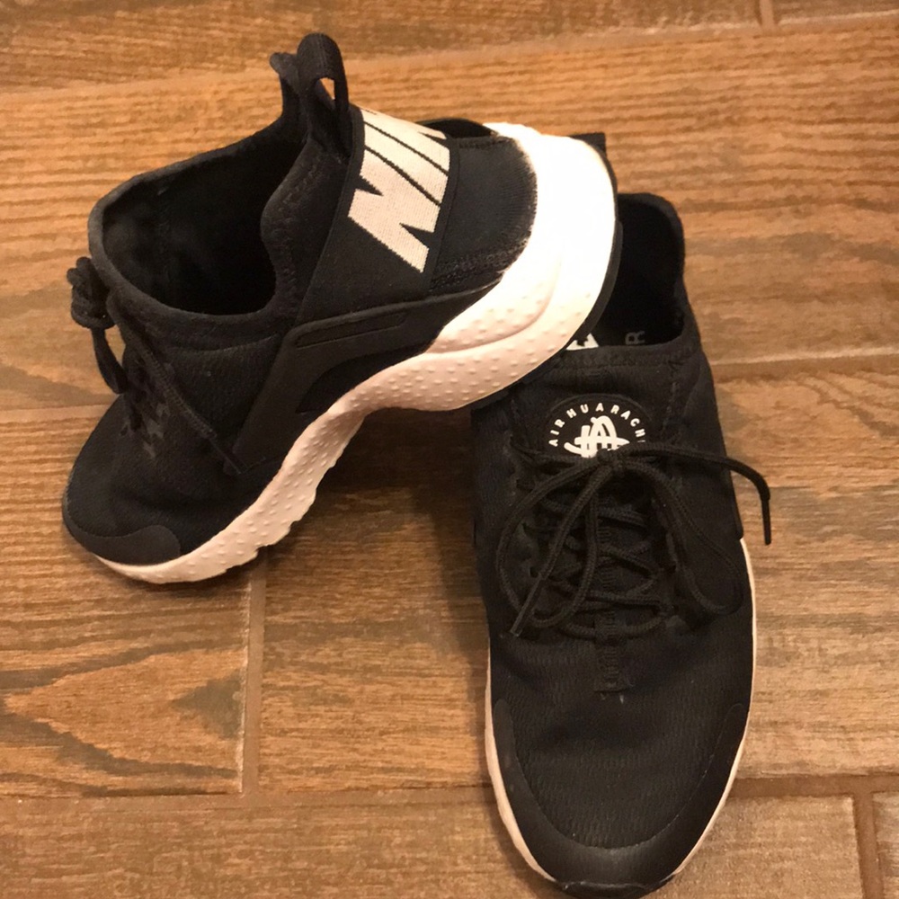 Nike Huaraches sneakers